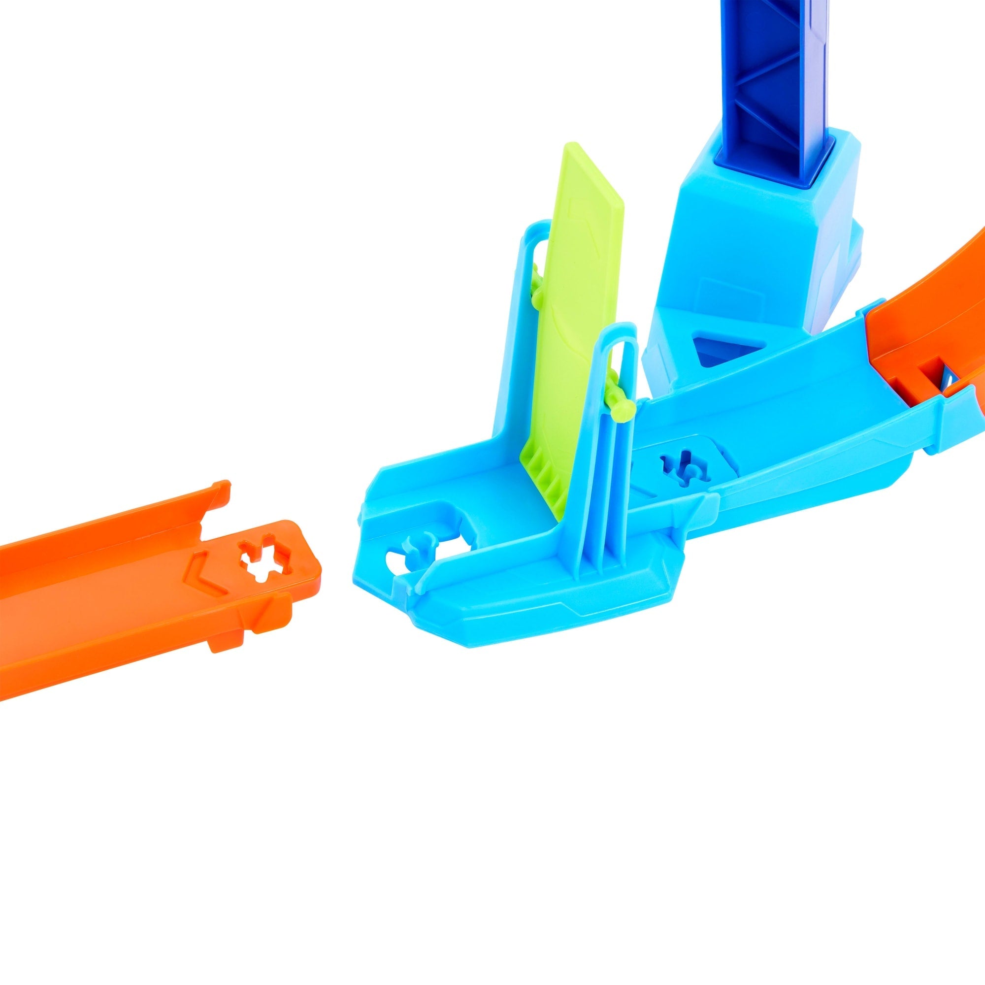 Hot Wheels Stunt Tracks Corkscrew Jump Champion Track Set & 1:64 Scale Toy Car, Speed Snap Track