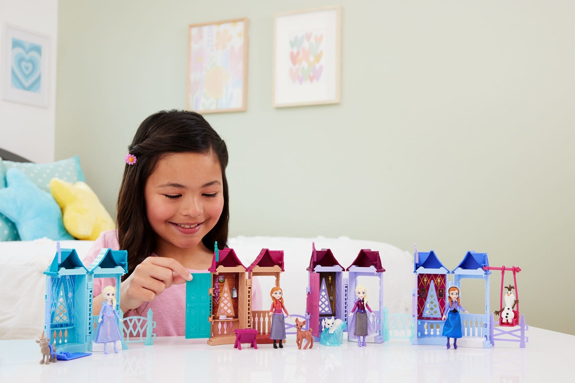 Coffret de Jeu de Petites Poupées D’Artedelle de La Reine des Neiges de Disney Frozen Avec 5Surprises Incluant 1Poupée (Les Modèles Peuvent Varier)