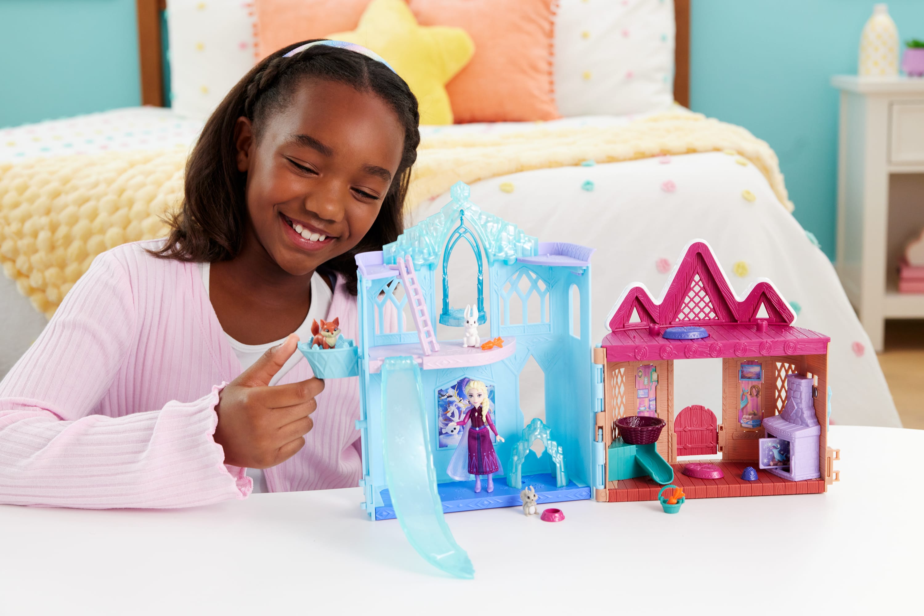 Disney Frozen Winter Animal Fun Playset With Elsa Small Doll, 3 Animal Friends & 8 Accessories