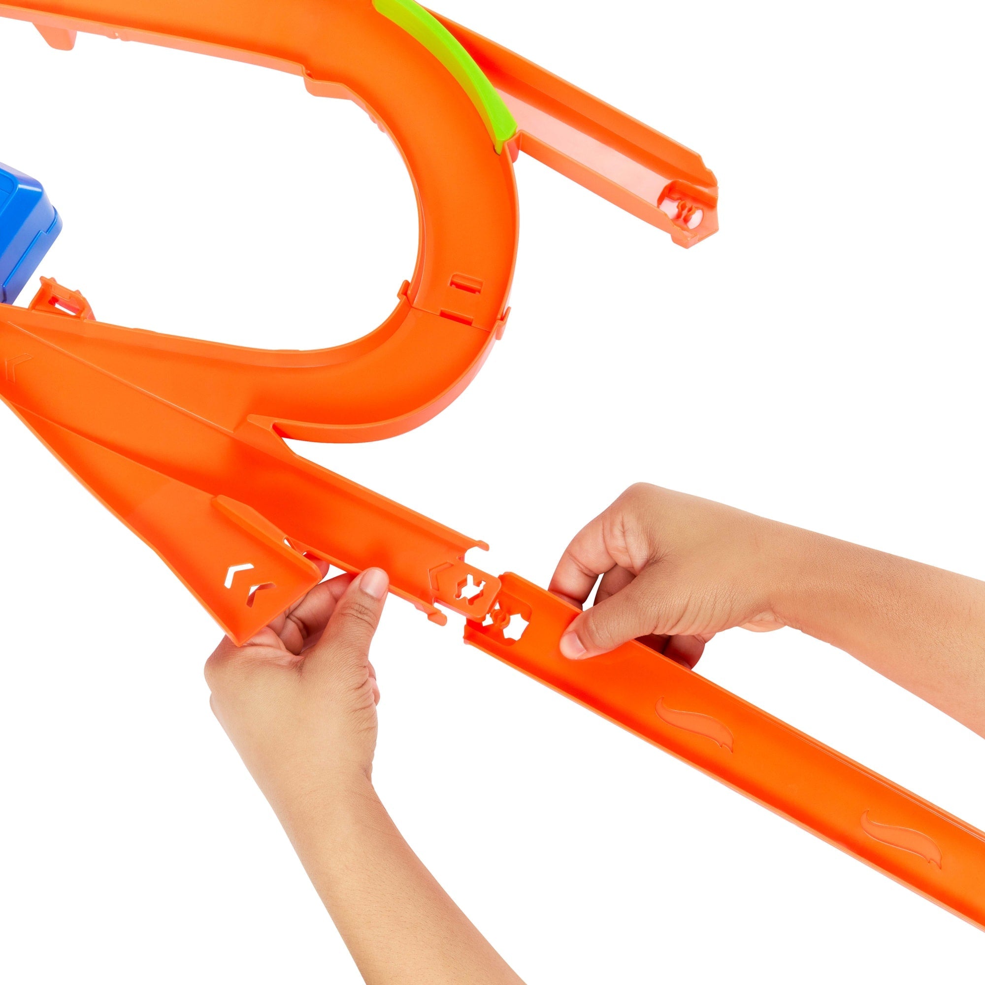 Hot Wheels Stunt Tracks Mid-AIr Crash Playset With 1:64 Scale Die-Cast Toy Car & Motorized Booster