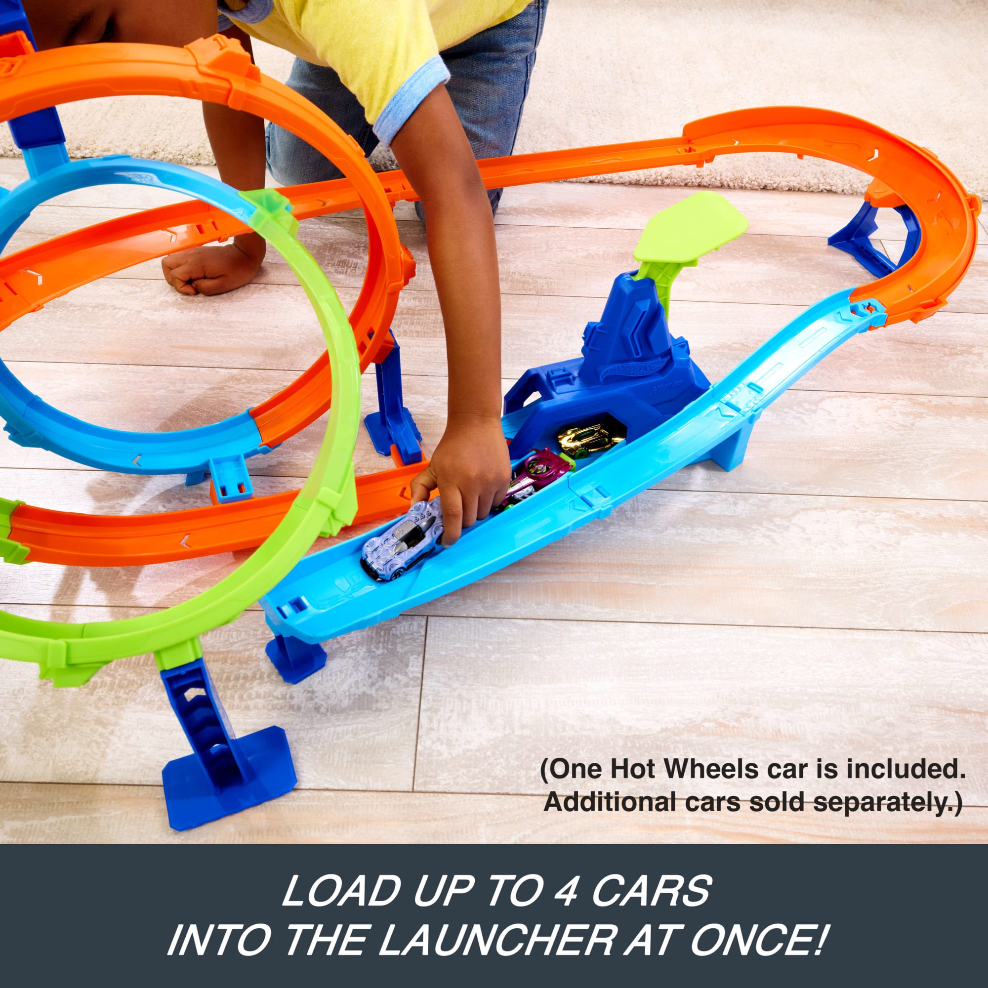 Hot Wheels Stunt Tracks Rapid Launch Cyclone Track Set & 1:64 Scale Die-Cast Toy Car