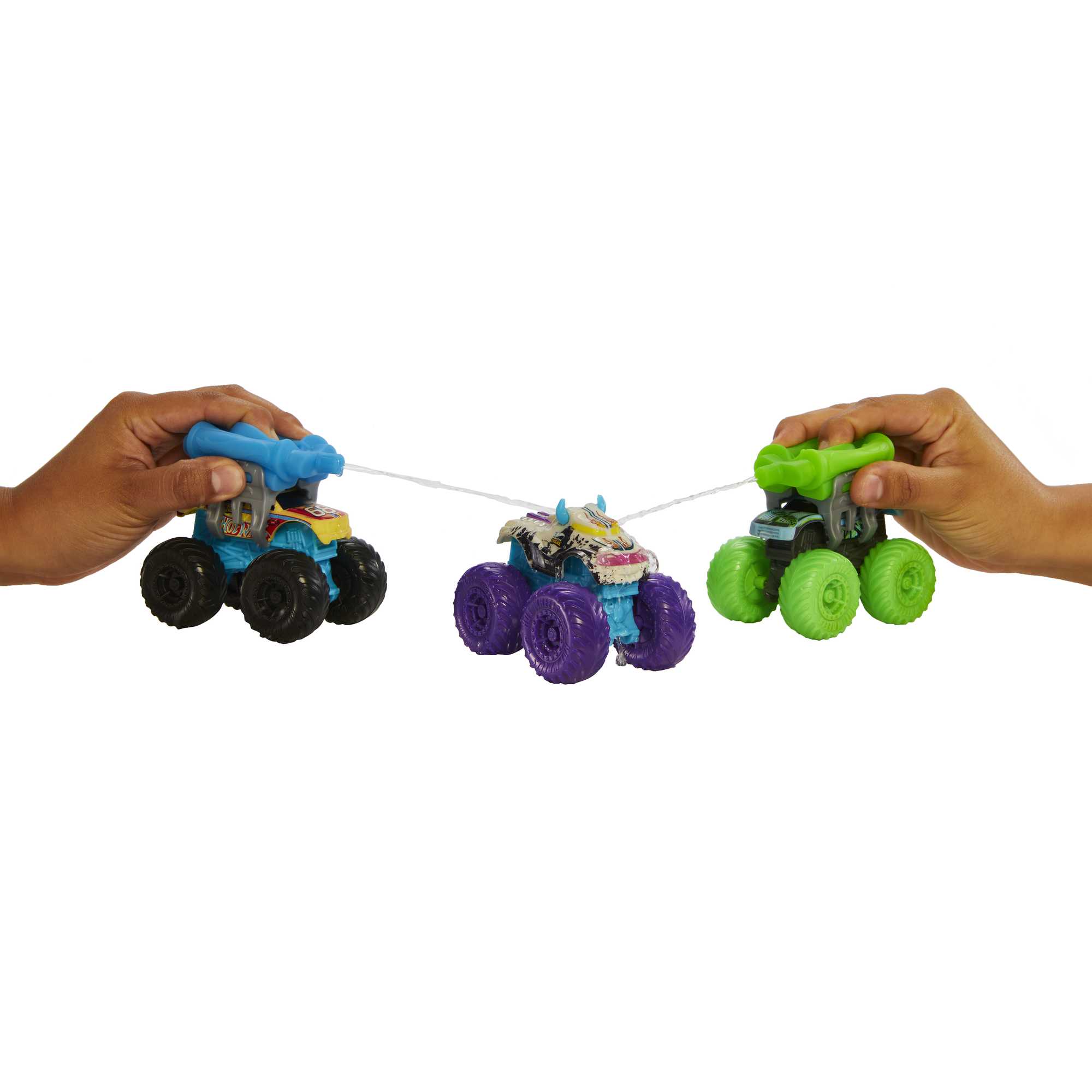 Hot Wheels Monster Trucks Color Reveal Truck, 1:64 Scale Color- Shifting Toy Truck With 2 Cups, Lid & Crushed Car Water Blaster