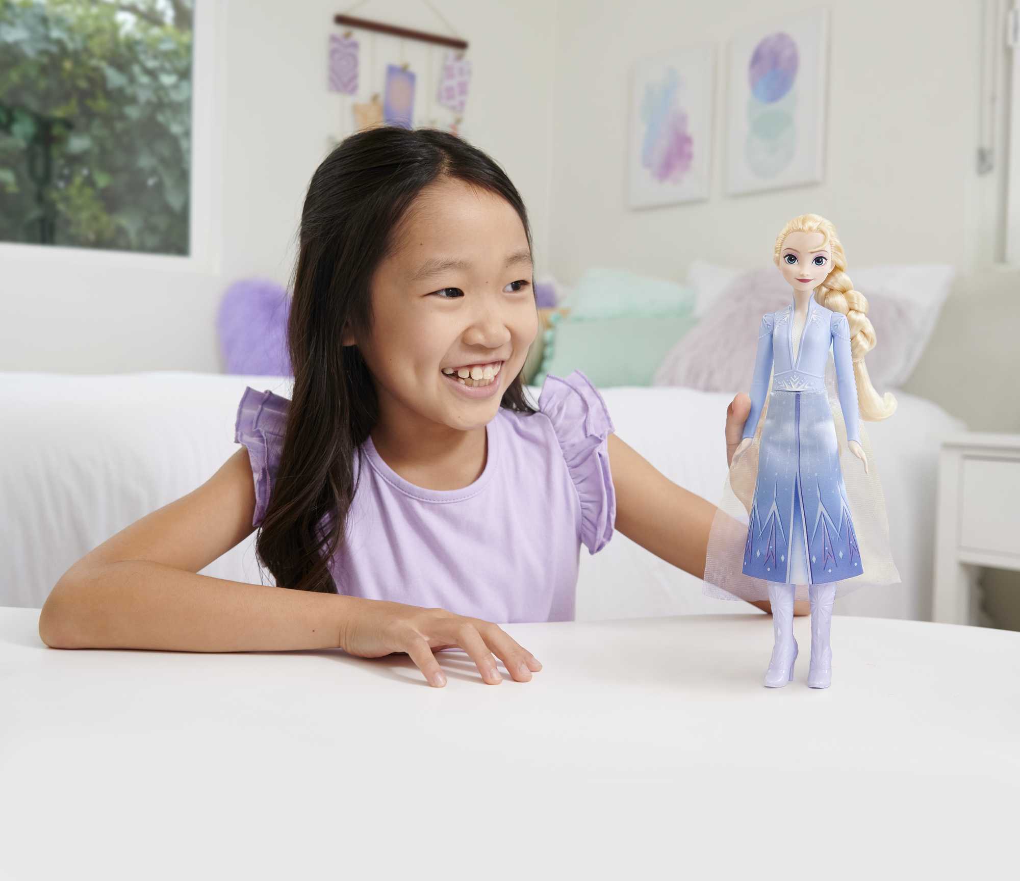 Disney Frozen Muñeca Reina Elsa Frozen II