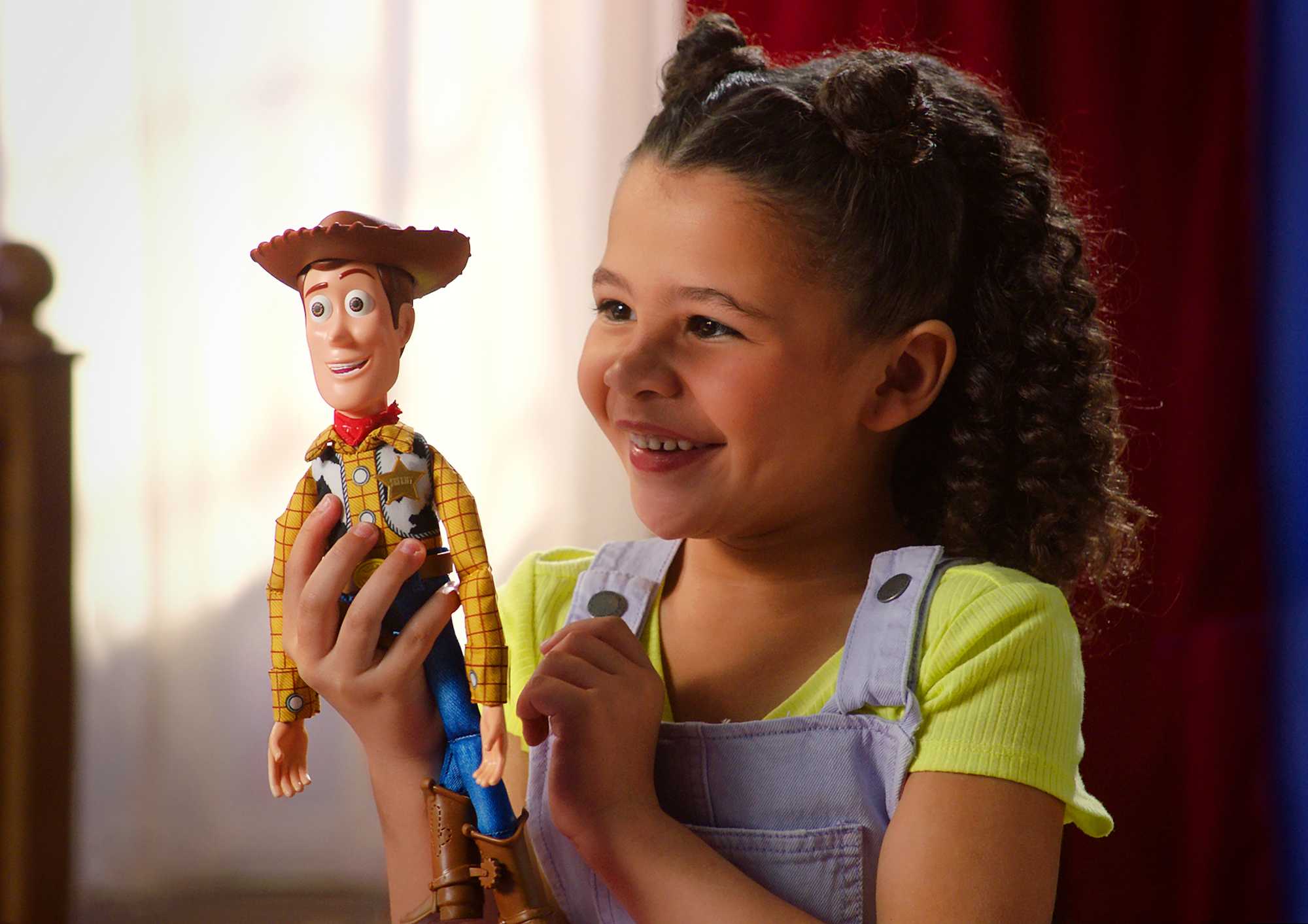 Disney Pixar Toy Story Figura de Acción Woody con Frases y Sonidos 12