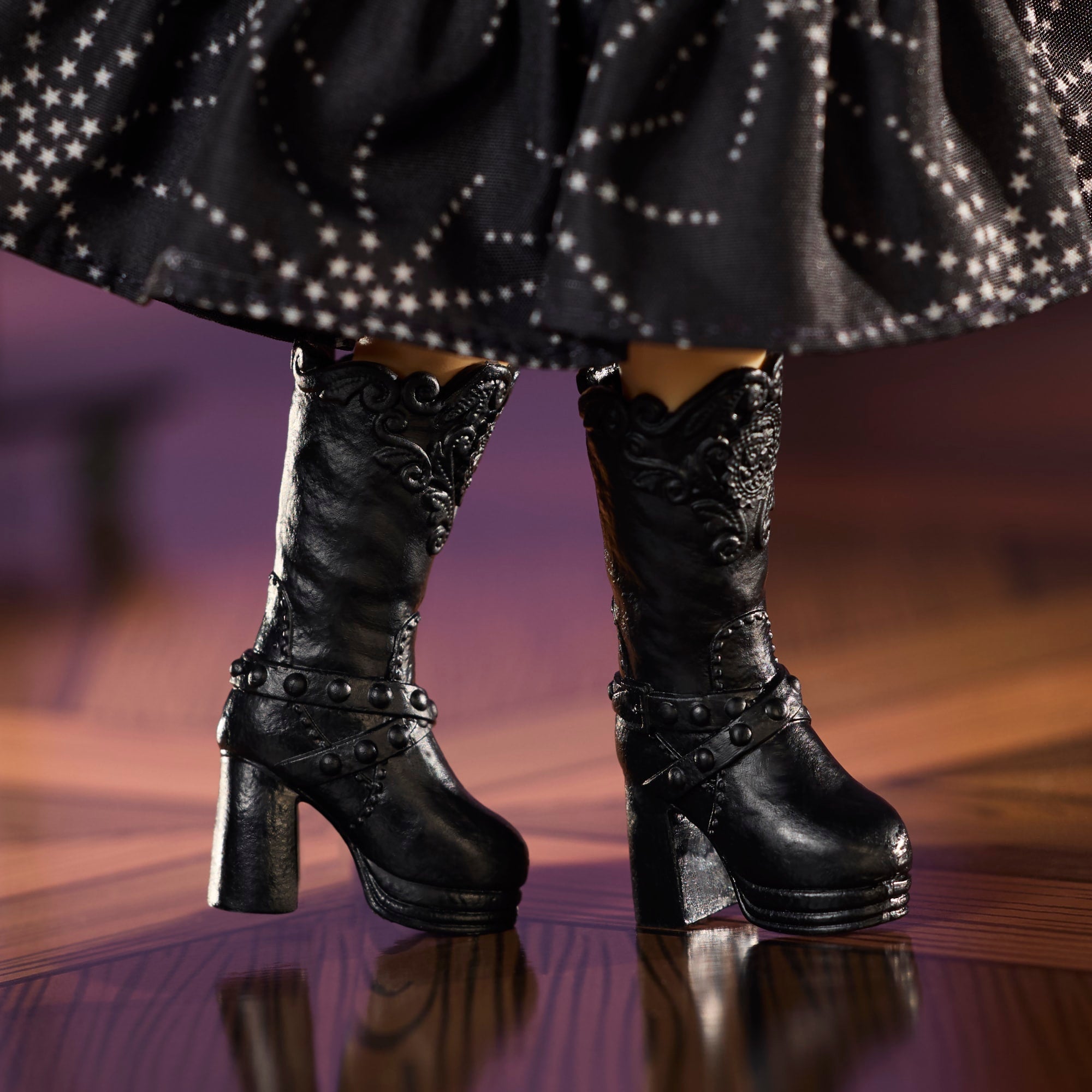Barbie – Femmes Inspirantes – Poupée et Acc. – Anna Sui, Robe Noire