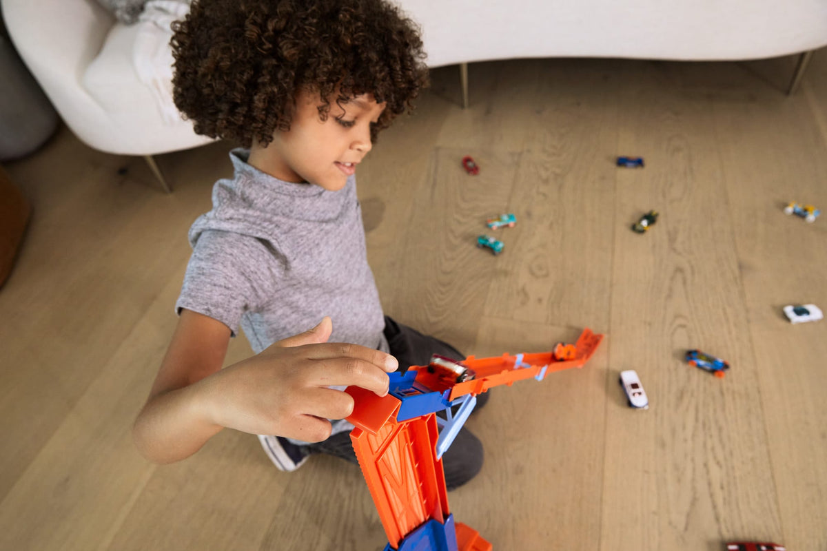 Hot Wheels City Speed Drop Transport Hauler, includes 1 Car